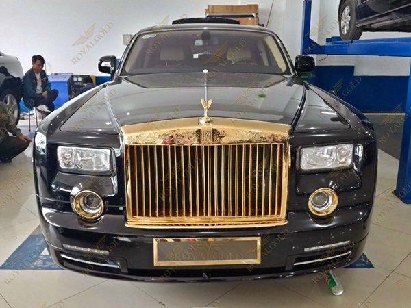 Rolls-Royce Phantom phiên bản Rồng "độ vàng 24K" tại Việt Nam Rolls-Royce Phantom phiên bản Rồng "độ vàng 24K" tại Việt Nam
