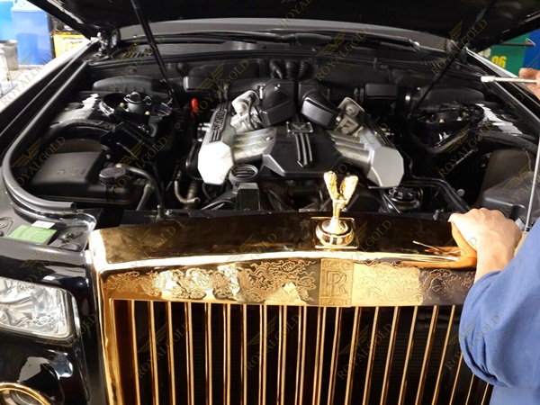 Rolls-Royce Phantom phiên bản Rồng "độ" tại Việt Nam Rolls-Royce Phantom phiên bản Rồng "độ" tại Việt Nam
