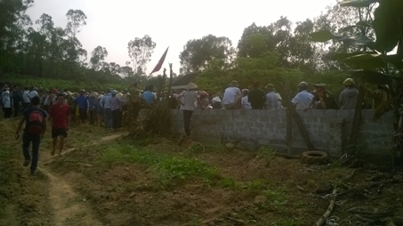 Công an huyện Thạch Hà, Hà Tĩnh bị dân bắt giữ, hành hung