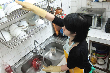 Theo quy định mới của Chính phủ, không được trả lương cho ôsin thấp hơn lương tối thiểu vùng