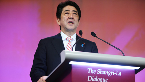 Thống đốc Ngân hàng Nhật Bản (BOJ) kêu gọi tăng lương để khắc phục giảm phát