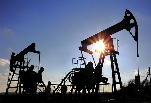 Giá dầu thô giảm trước lo ngại thiếu nguồn cung