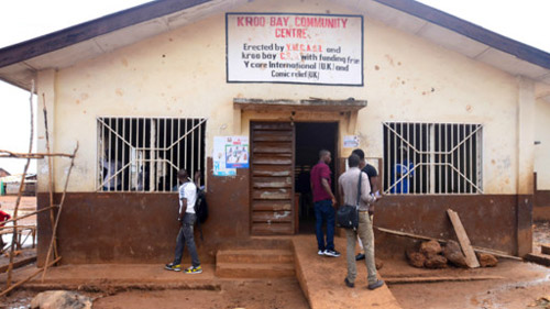 Ebola xuất hiện ở những làng mạc xa xôi nơi vệ sinh không đảm bảo
