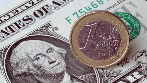 Đồng euro tiếp tục lùi về gần mức thấp nhất trong 8 tháng qua