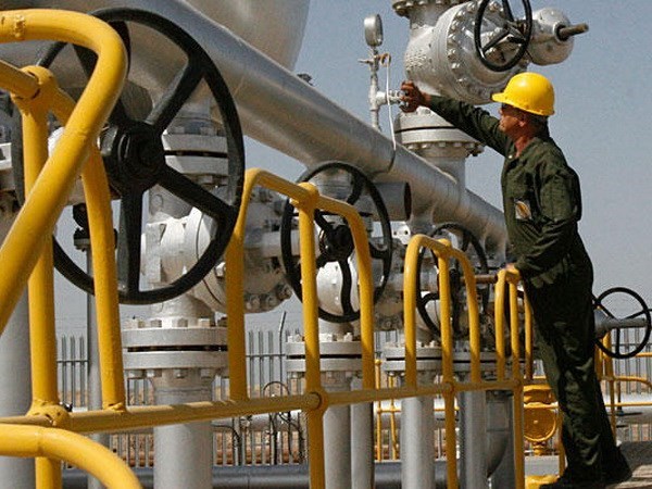 Giá dầu tăng khi Trung Quốc bất ngờ hạ lãi suất