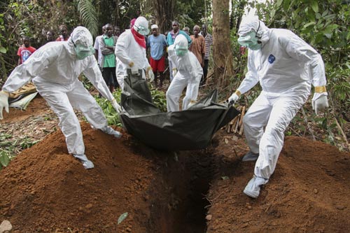 Đại dịch Ebola đã cướp đi sinh mạng của hơn 1.000 người ở Tây Phi