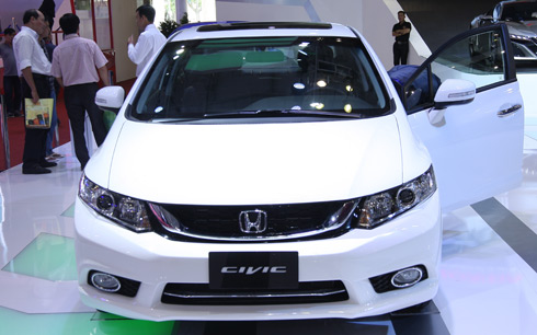 Honda Civic 2015 giá từ 780 triệu tại Việt Nam