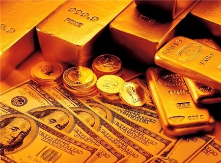 Gửi tiền ngân hàng hay mua vàng?
